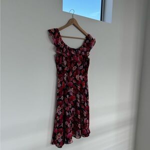 Betsy Johnson cocktail dress. Size 6. wore once to my daughter’s baby shower.